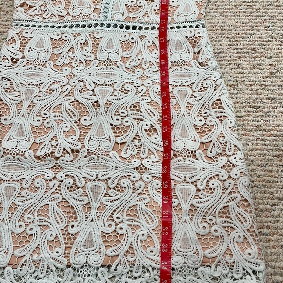 Lulu’s lace dress - Picture 9 of 12